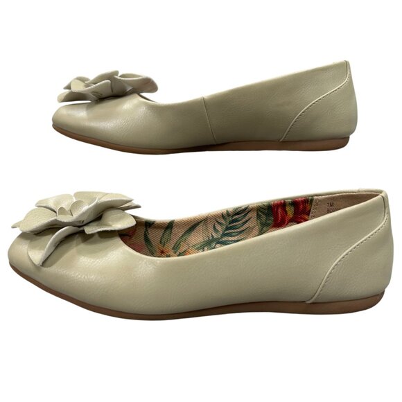 b.o.c. by Born NWOB Peony Flower Cream Ballet Flat Shoes Size 7 - Picture 1 of 11